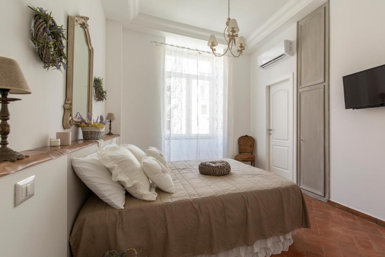 B&B Dimora Mazzarino Napoli Bagian luar foto