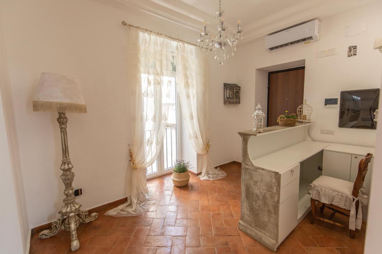 B&B Dimora Mazzarino Napoli Bagian luar foto