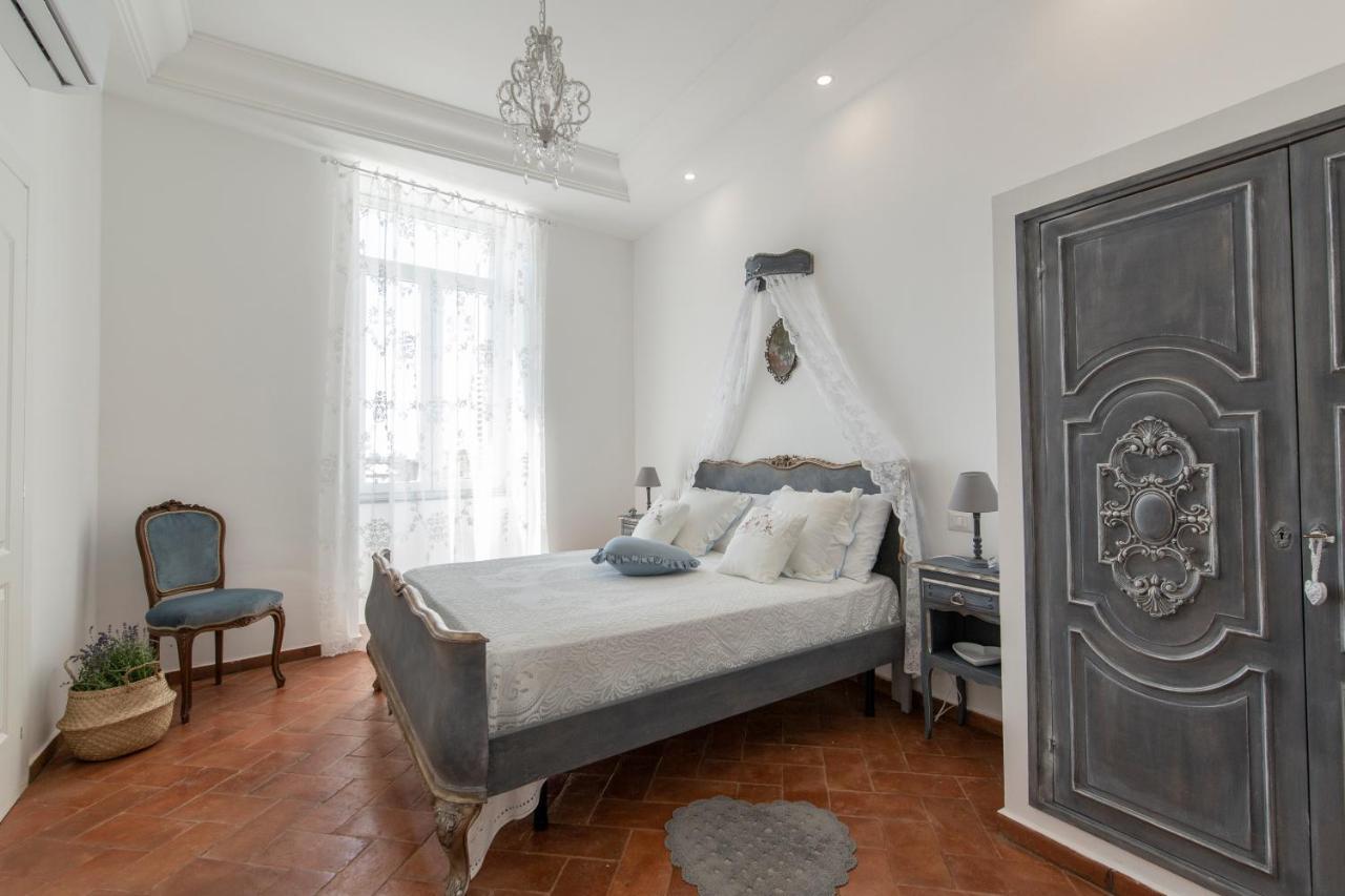 B&B Dimora Mazzarino Napoli Bagian luar foto