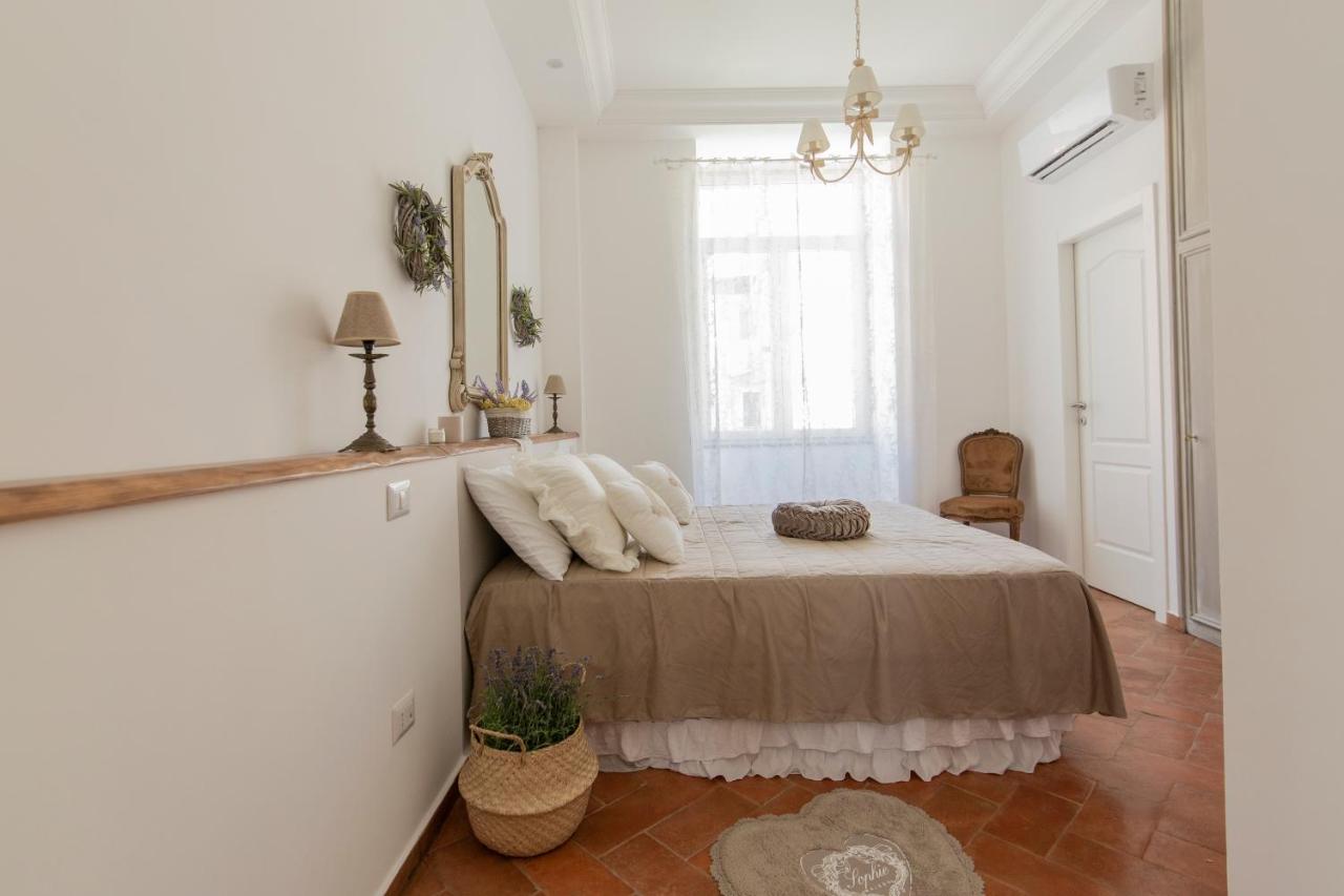 B&B Dimora Mazzarino Napoli Bagian luar foto