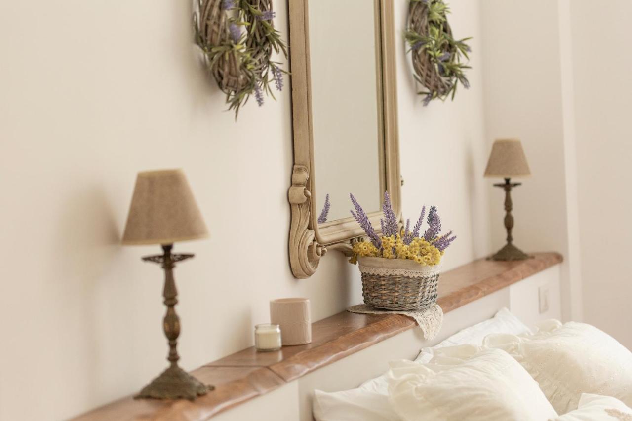 B&B Dimora Mazzarino Napoli Bagian luar foto