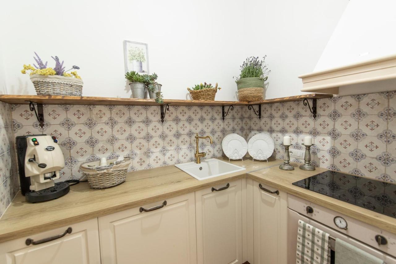 B&B Dimora Mazzarino Napoli Bagian luar foto