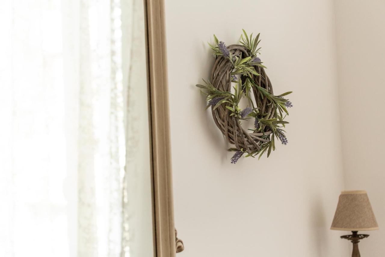 B&B Dimora Mazzarino Napoli Bagian luar foto