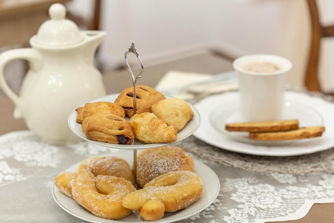 B&B Dimora Mazzarino Napoli Bagian luar foto